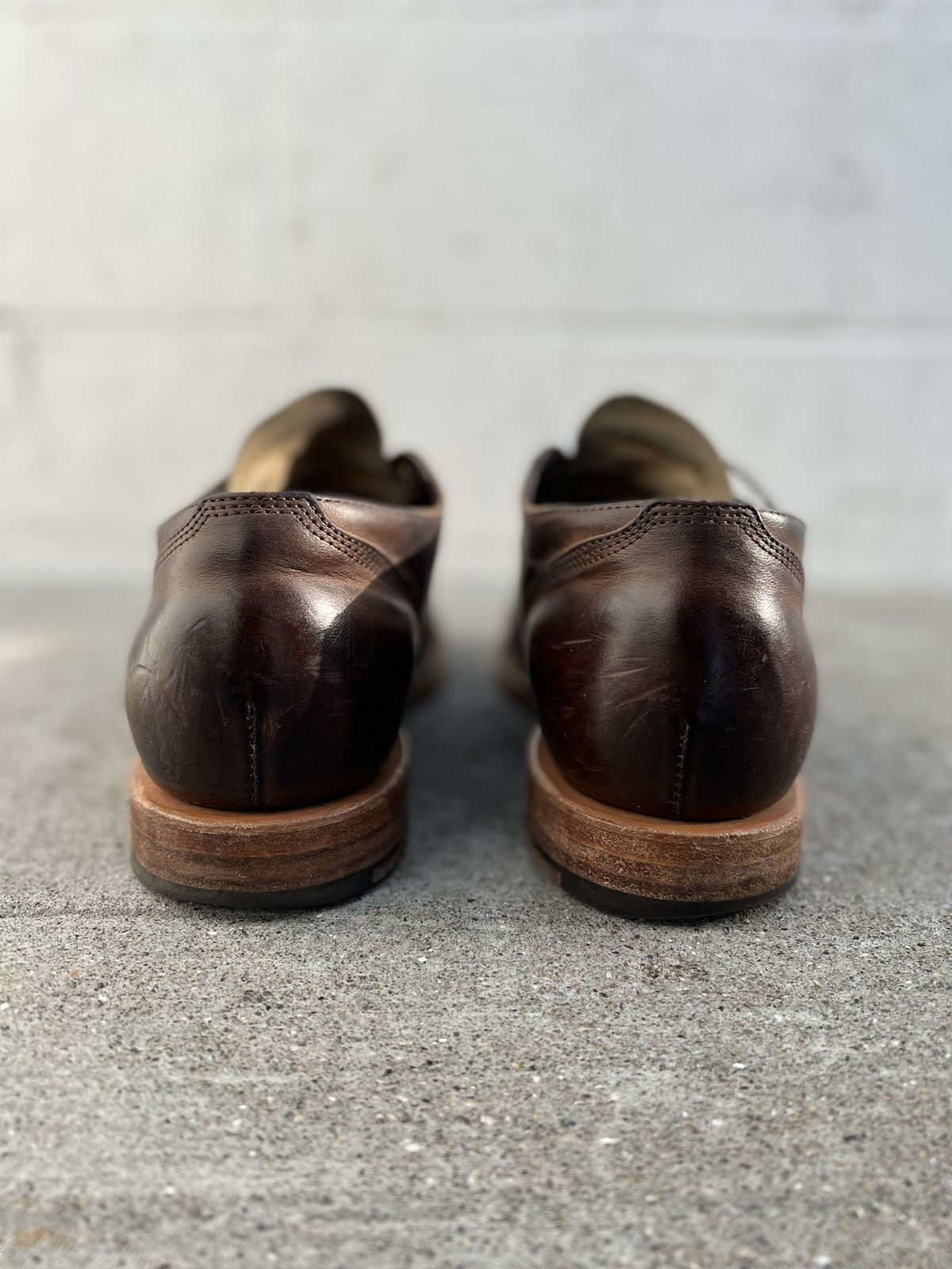 Photo by patinathunderdome on March 6, 2022 of the Viberg 145 Oxford in Horween Rowdy Dachshund.