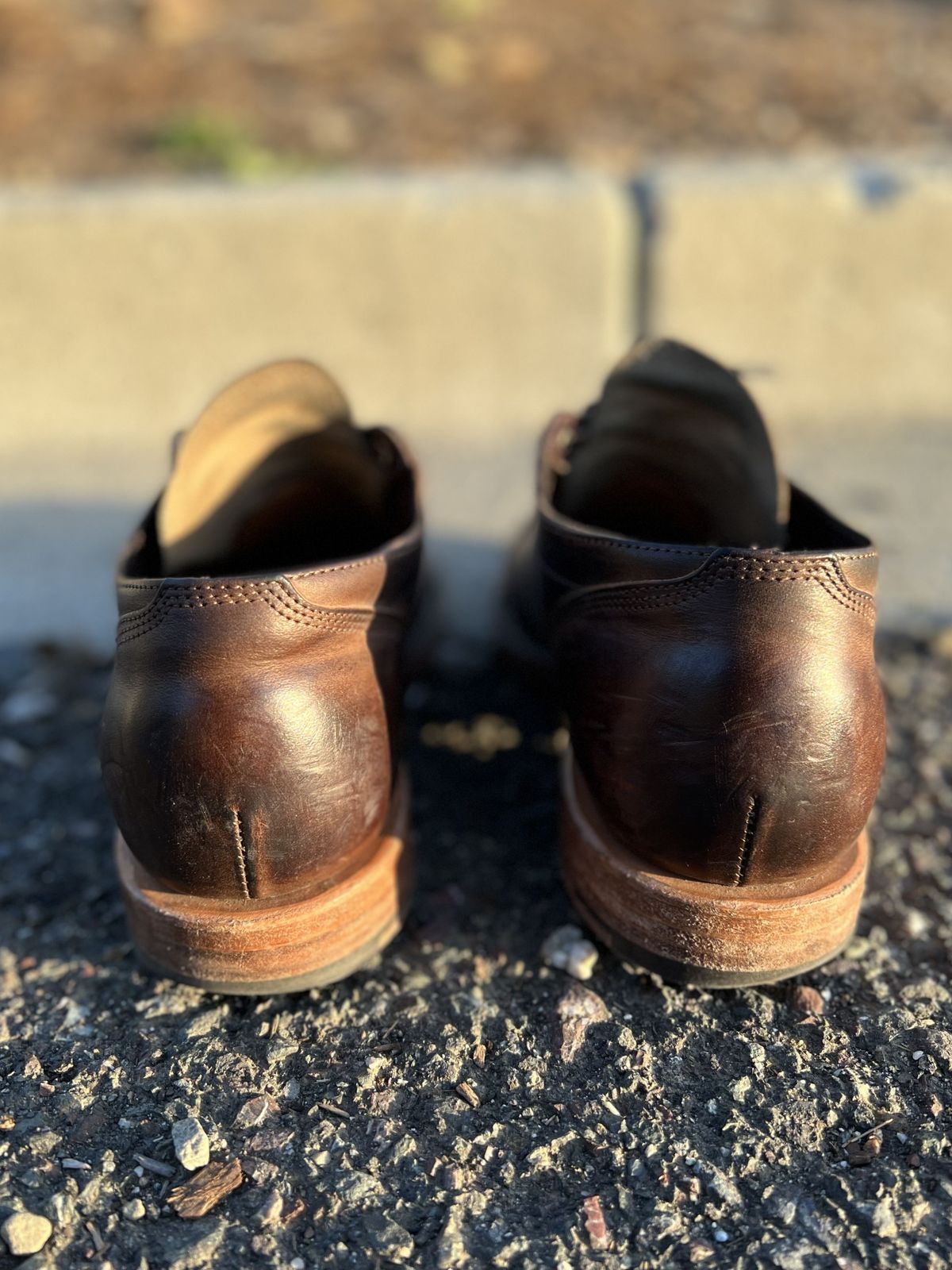 Photo by patinathunderdome on April 6, 2022 of the Viberg 145 Oxford in Horween Rowdy Dachshund.