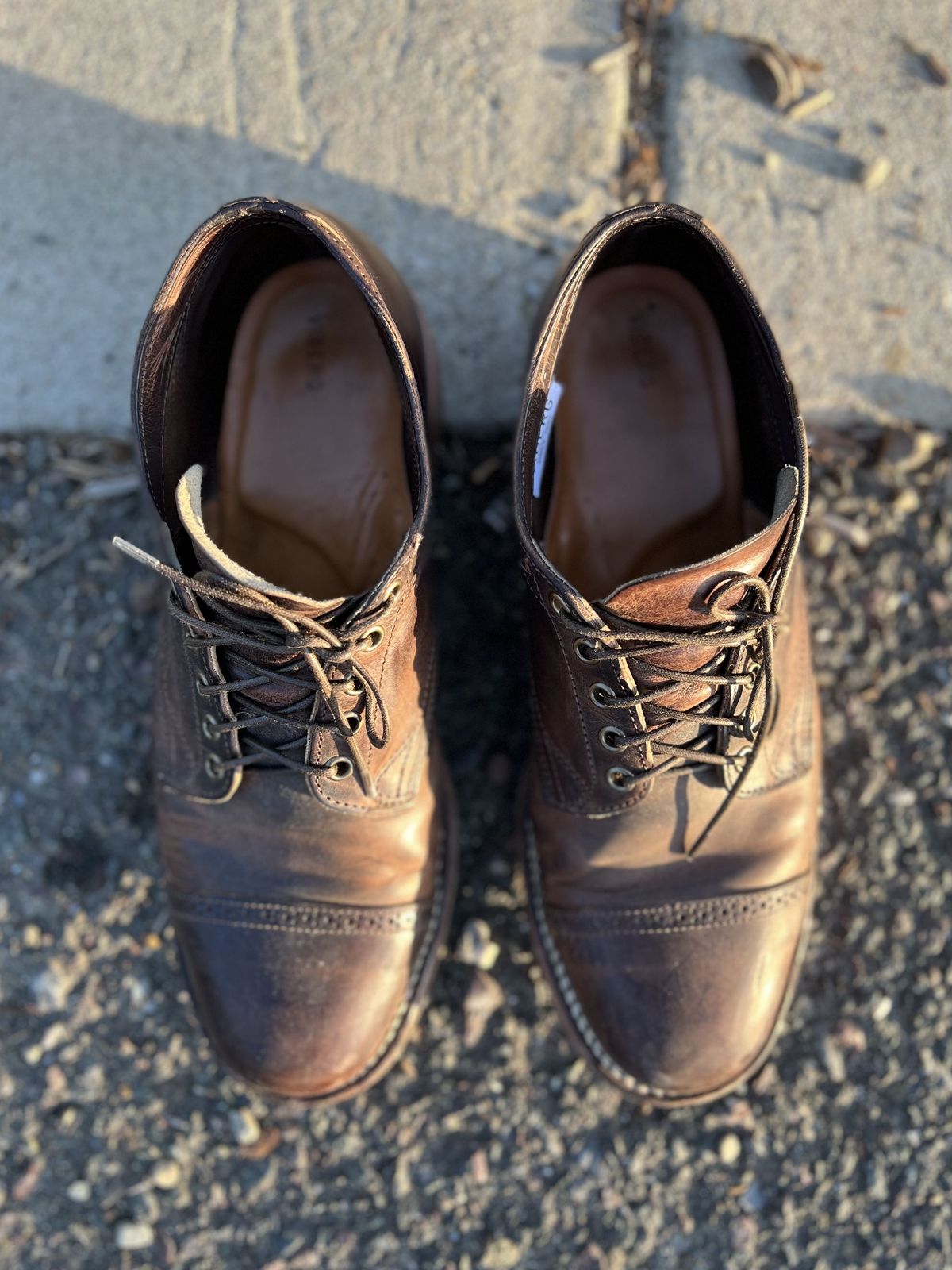 Photo by patinathunderdome on April 6, 2022 of the Viberg 145 Oxford in Horween Rowdy Dachshund.