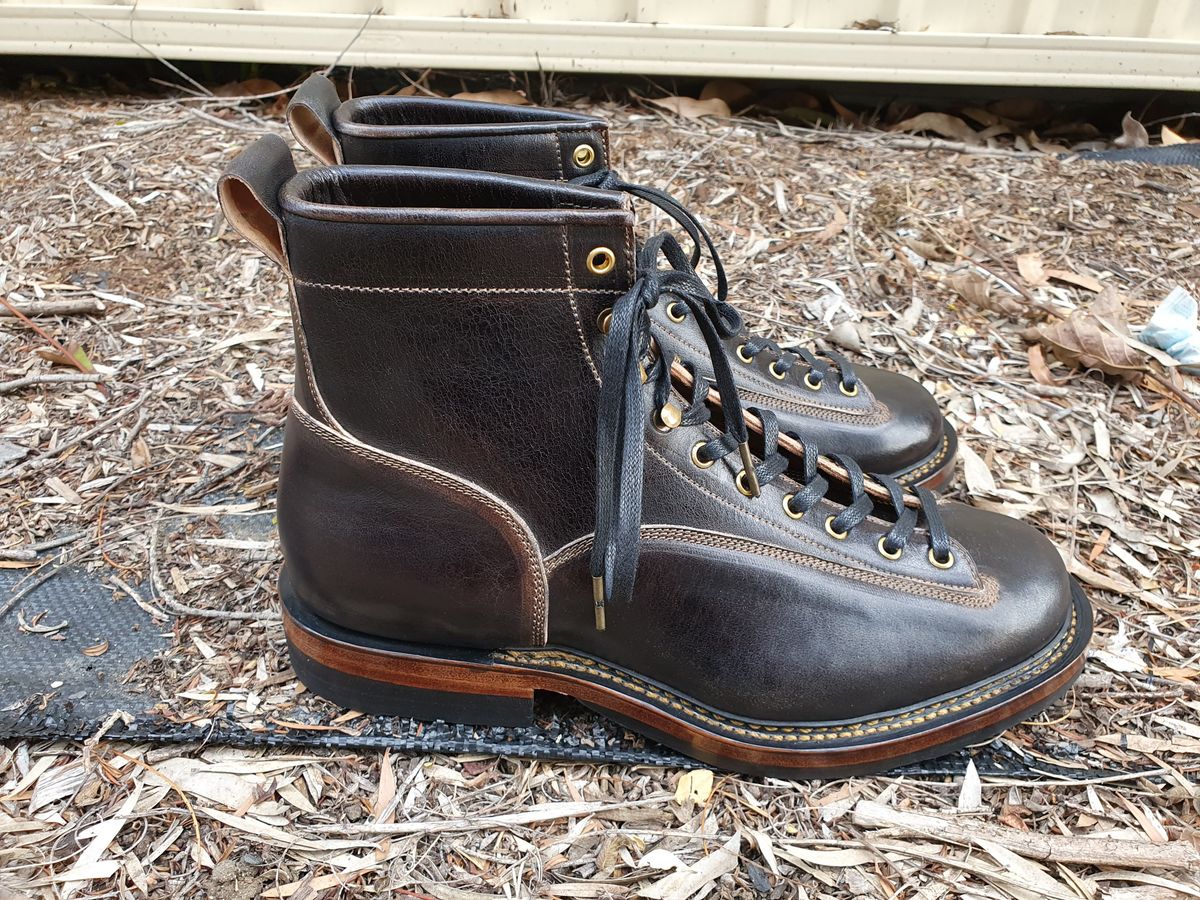 Photo by patinathunderdome on October 1, 2021 of the Sagara Valiant in Conceria Cloe Superlux Horsebutt Overdyed Black.