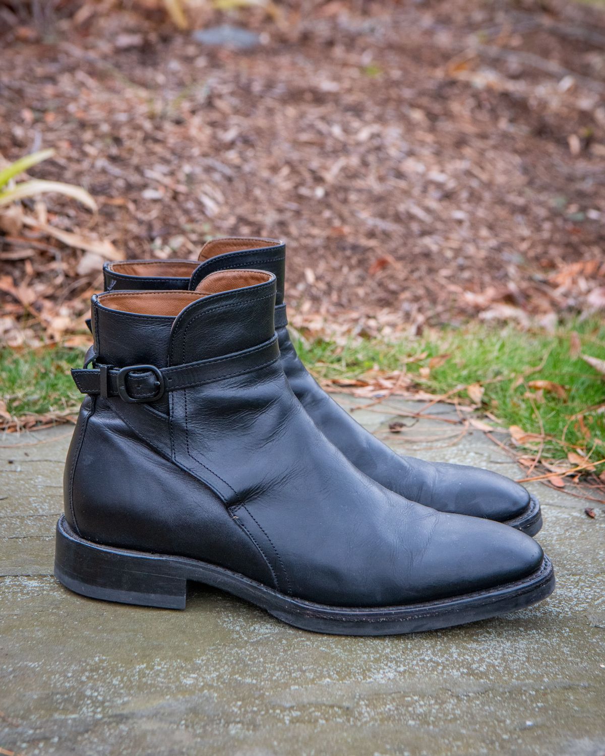 Photo by patinathunderdome on December 4, 2021 of the Frye Jasper Jodhpur in Black Italian Veg Tan.