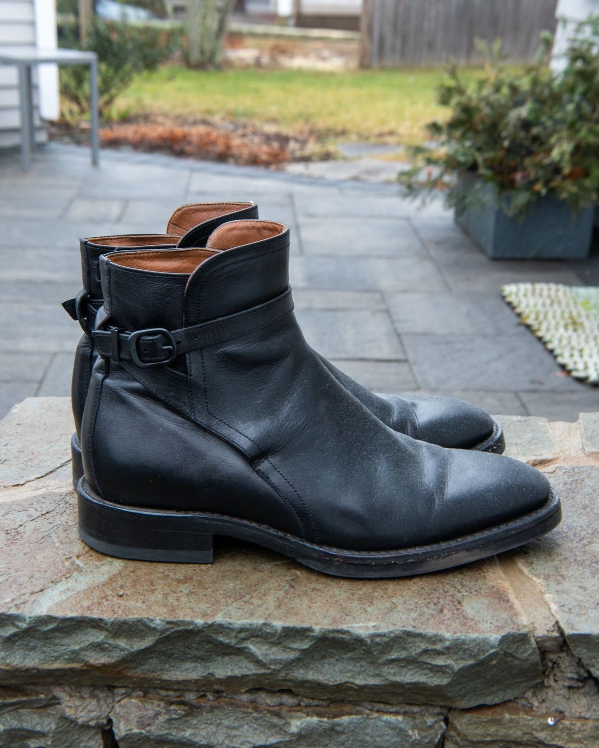 Photo by patinathunderdome on January 2, 2022 of the Frye Jasper Jodhpur in Black Italian Veg Tan.