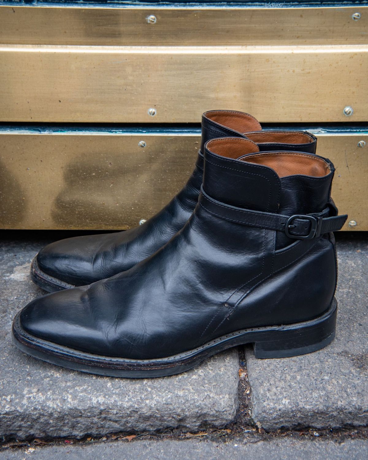 Photo by patinathunderdome on February 3, 2022 of the Frye Jasper Jodhpur in Black Italian Veg Tan.