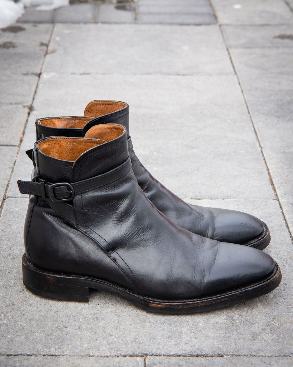 Photo by patinathunderdome on March 2, 2022 of the Frye Jasper Jodhpur in Black Italian Veg Tan.