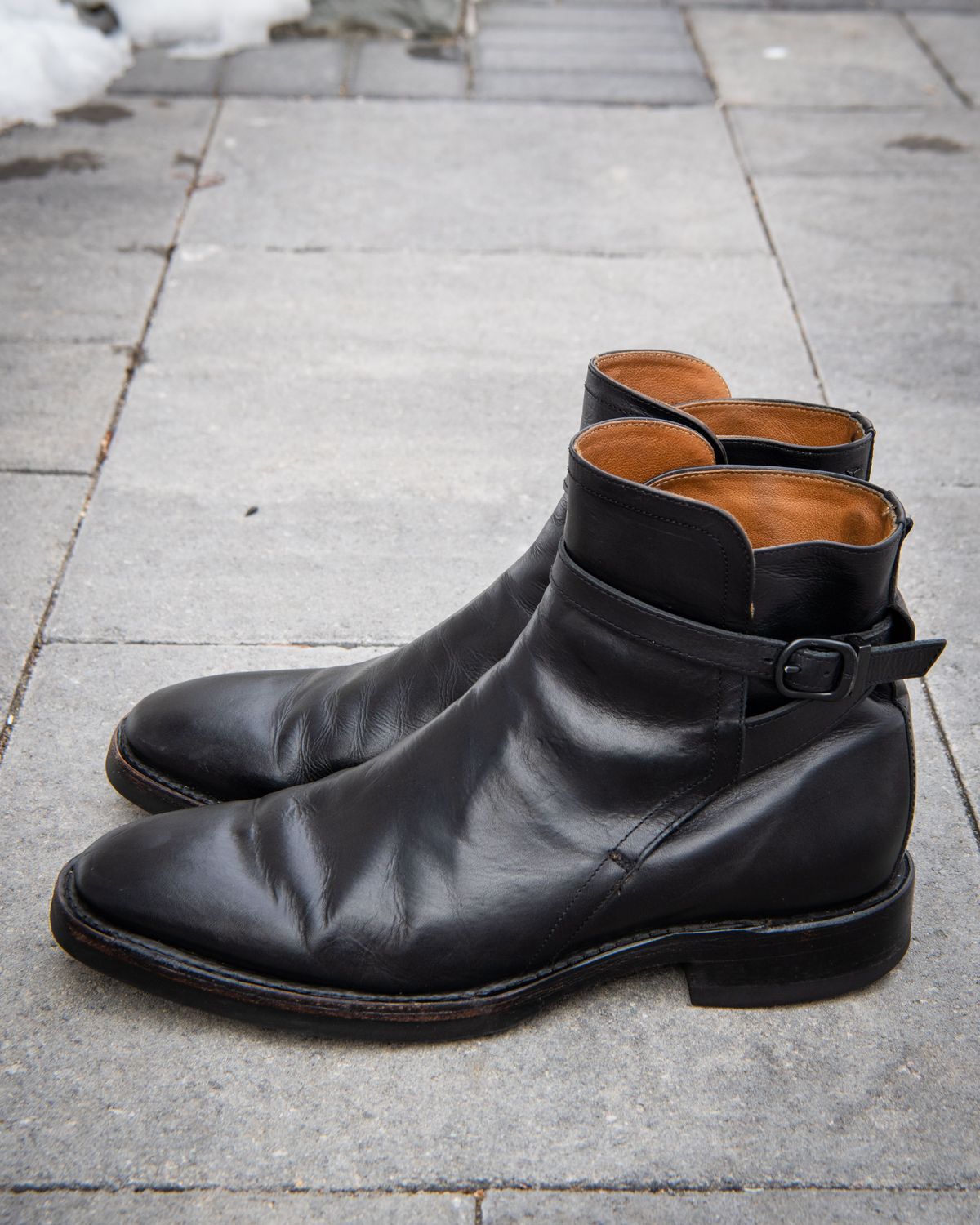 Photo by patinathunderdome on March 2, 2022 of the Frye Jasper Jodhpur in Black Italian Veg Tan.