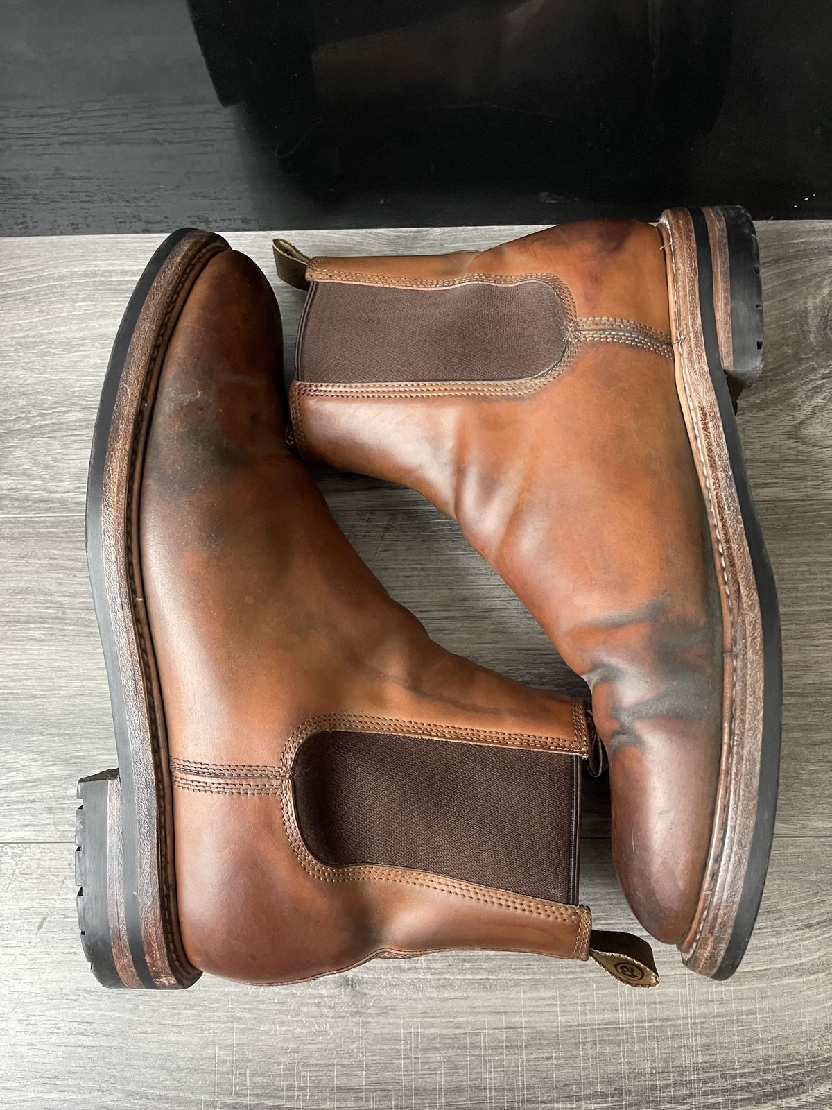 Photo by patinathunderdome on January 3, 2022 of the Taylor Stitch Ranch Boot in Rocado Whisky Shell Cordovan.