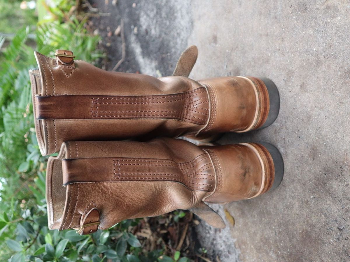Photo by patinathunderdome on November 3, 2021 of the Wesco Mister Lou in Horween Natural Chromexcel.