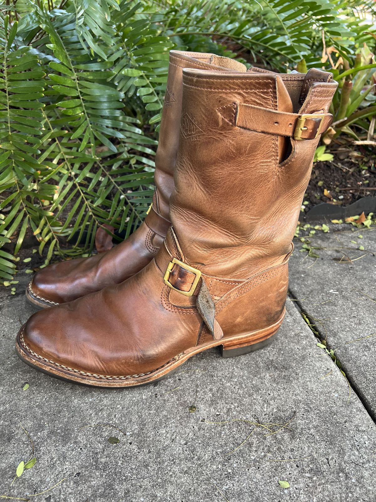 Photo by patinathunderdome on February 4, 2022 of the Wesco Mister Lou in Horween Natural Chromexcel.