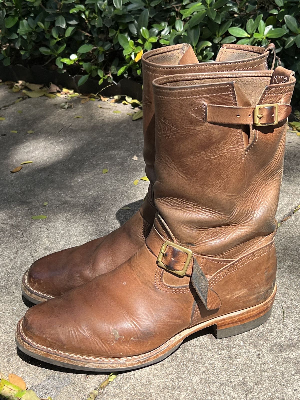 Photo by patinathunderdome on March 6, 2022 of the Wesco Mister Lou in Horween Natural Chromexcel.