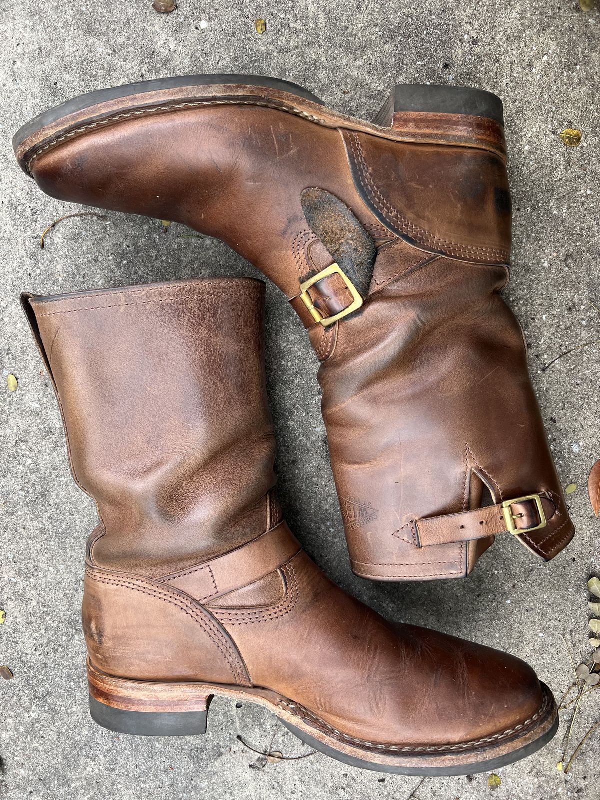 Photo by patinathunderdome on April 3, 2022 of the Wesco Mister Lou in Horween Natural Chromexcel.