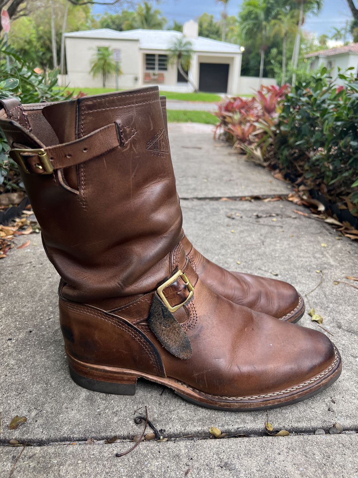 Photo by patinathunderdome on April 3, 2022 of the Wesco Mister Lou in Horween Natural Chromexcel.