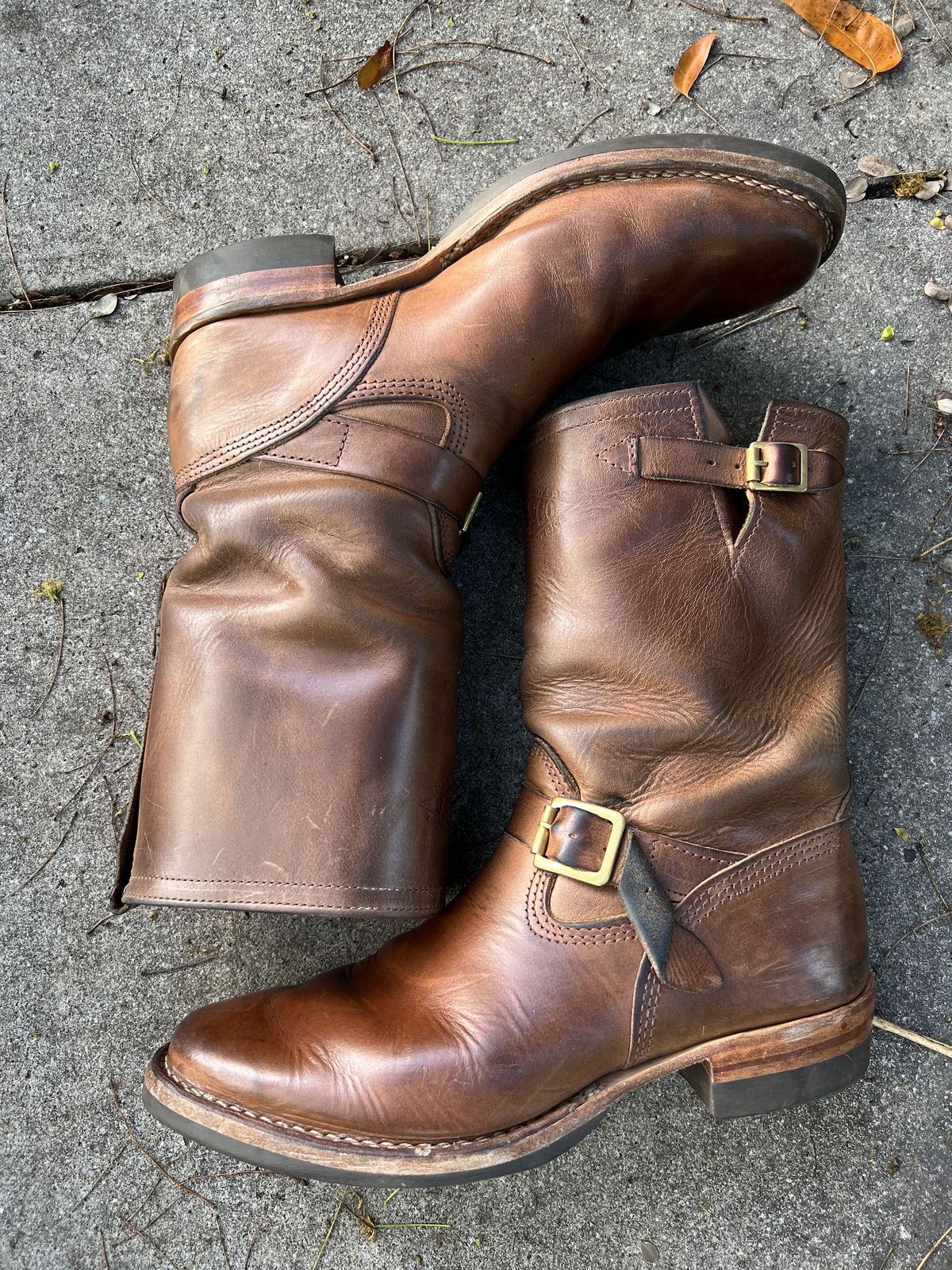 Photo by patinathunderdome on May 1, 2022 of the Wesco Mister Lou in Horween Natural Chromexcel.