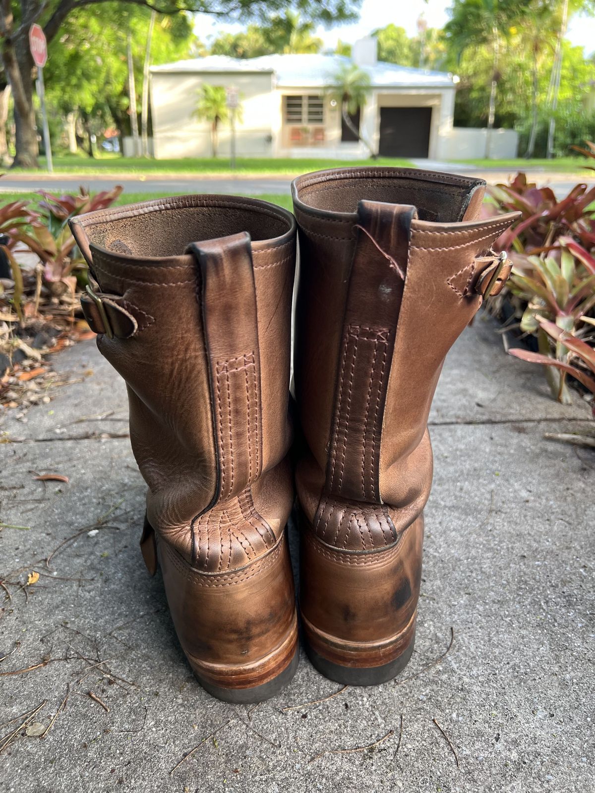 Photo by patinathunderdome on May 1, 2022 of the Wesco Mister Lou in Horween Natural Chromexcel.