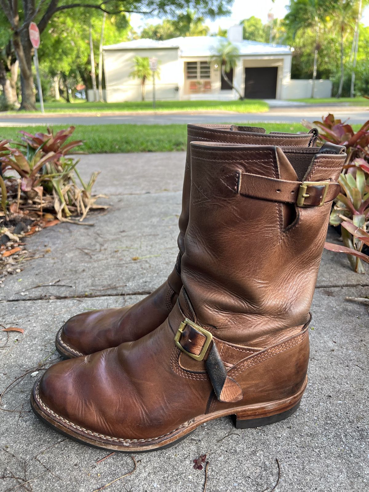 Photo by patinathunderdome on May 1, 2022 of the Wesco Mister Lou in Horween Natural Chromexcel.