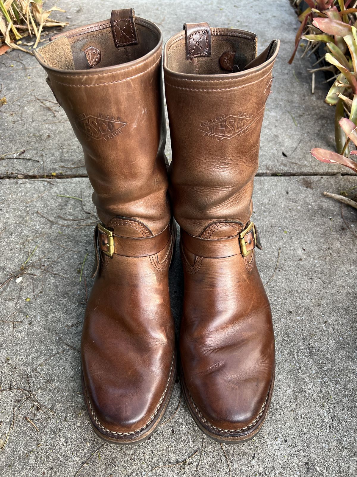 Photo by patinathunderdome on May 1, 2022 of the Wesco Mister Lou in Horween Natural Chromexcel.