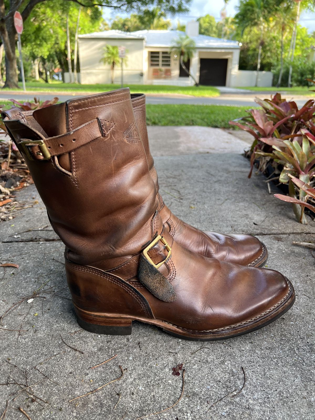 Photo by patinathunderdome on May 1, 2022 of the Wesco Mister Lou in Horween Natural Chromexcel.