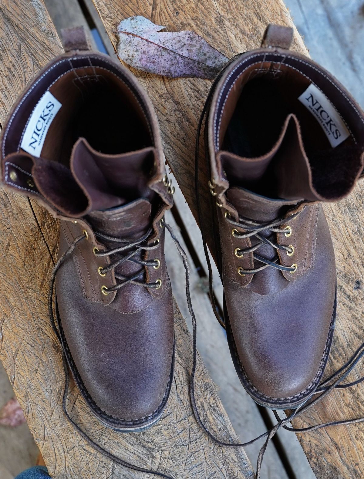 Photo by patinathunderdome on November 2, 2021 of the Nicks Robert in Horween Natural Waxed Flesh.