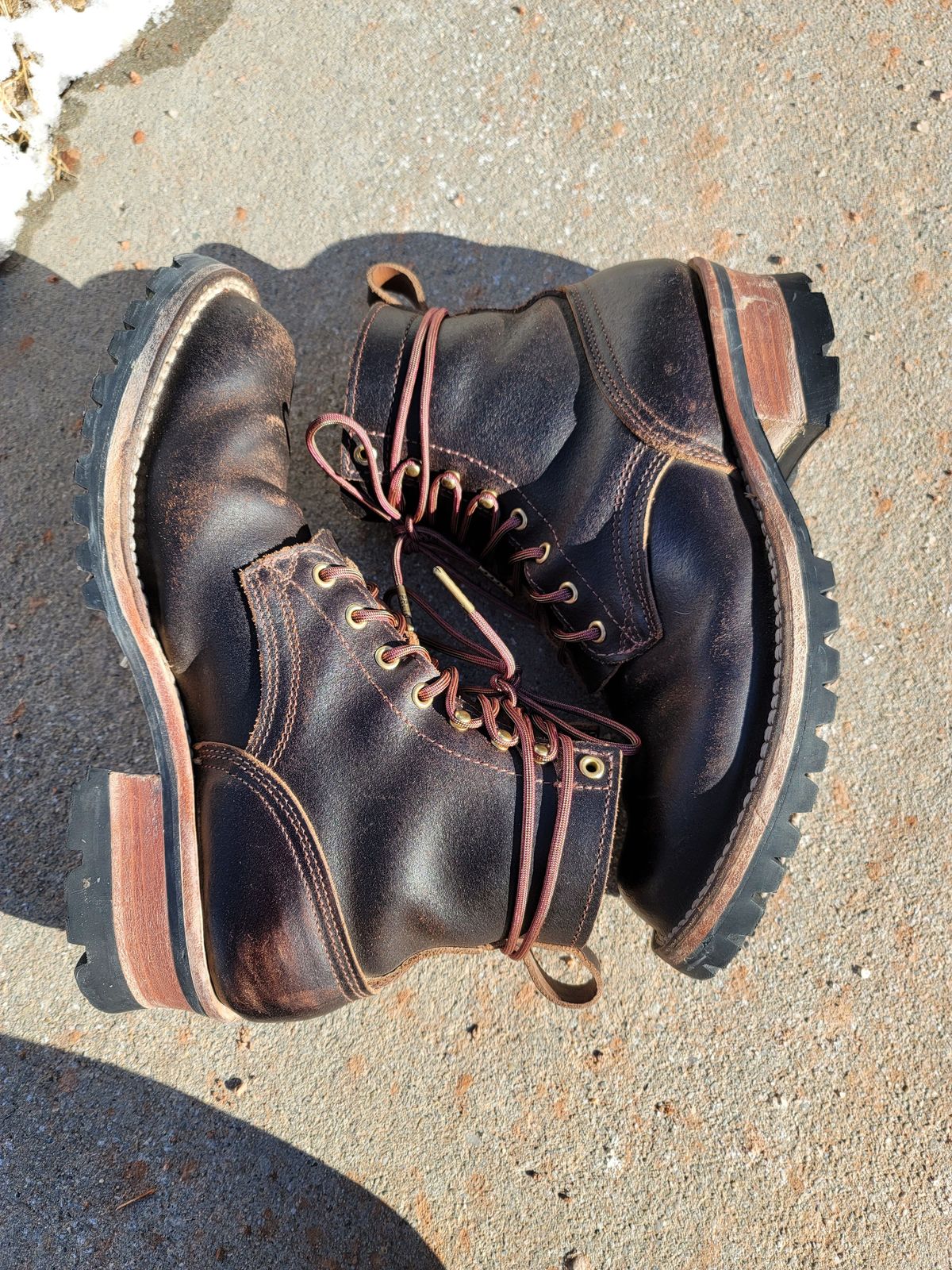 Photo by patinathunderdome on January 1, 2022 of the Nicks Urban Logger in Horween Brown Waxed Flesh.