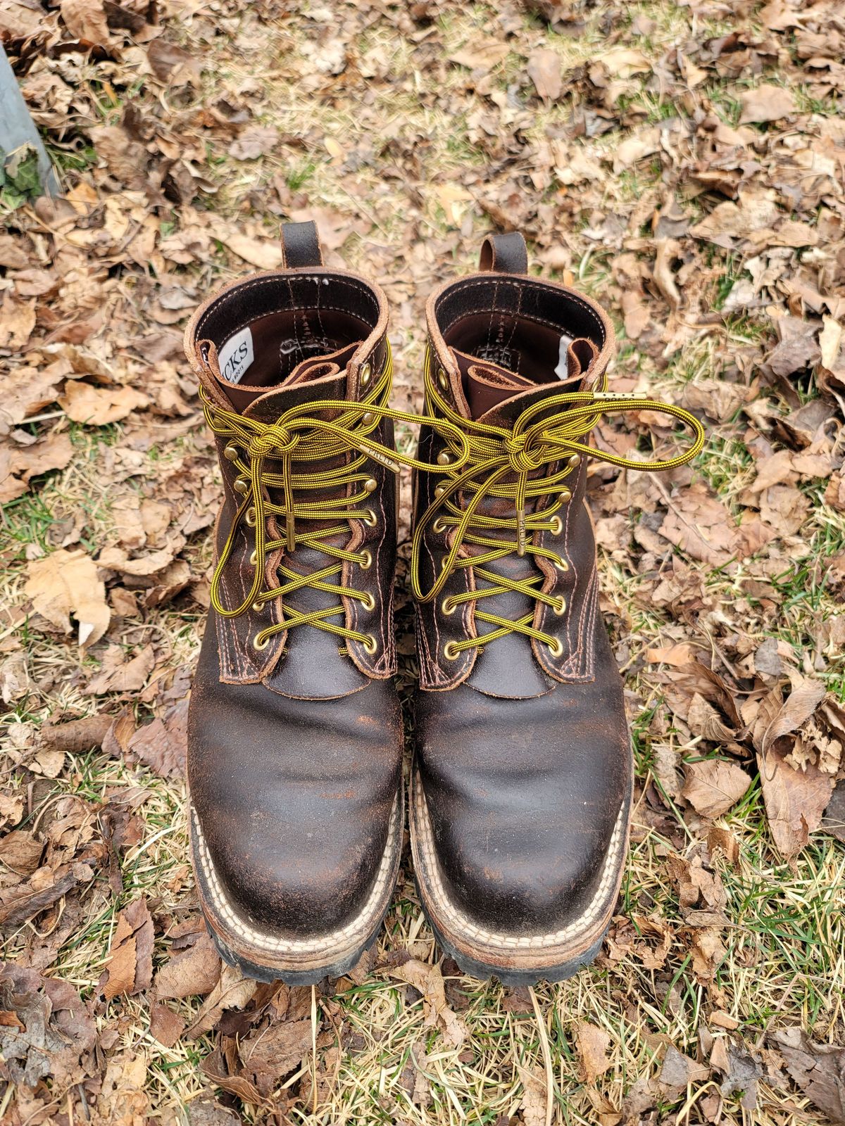 Photo by patinathunderdome on March 4, 2022 of the Nicks Urban Logger in Horween Brown Waxed Flesh.