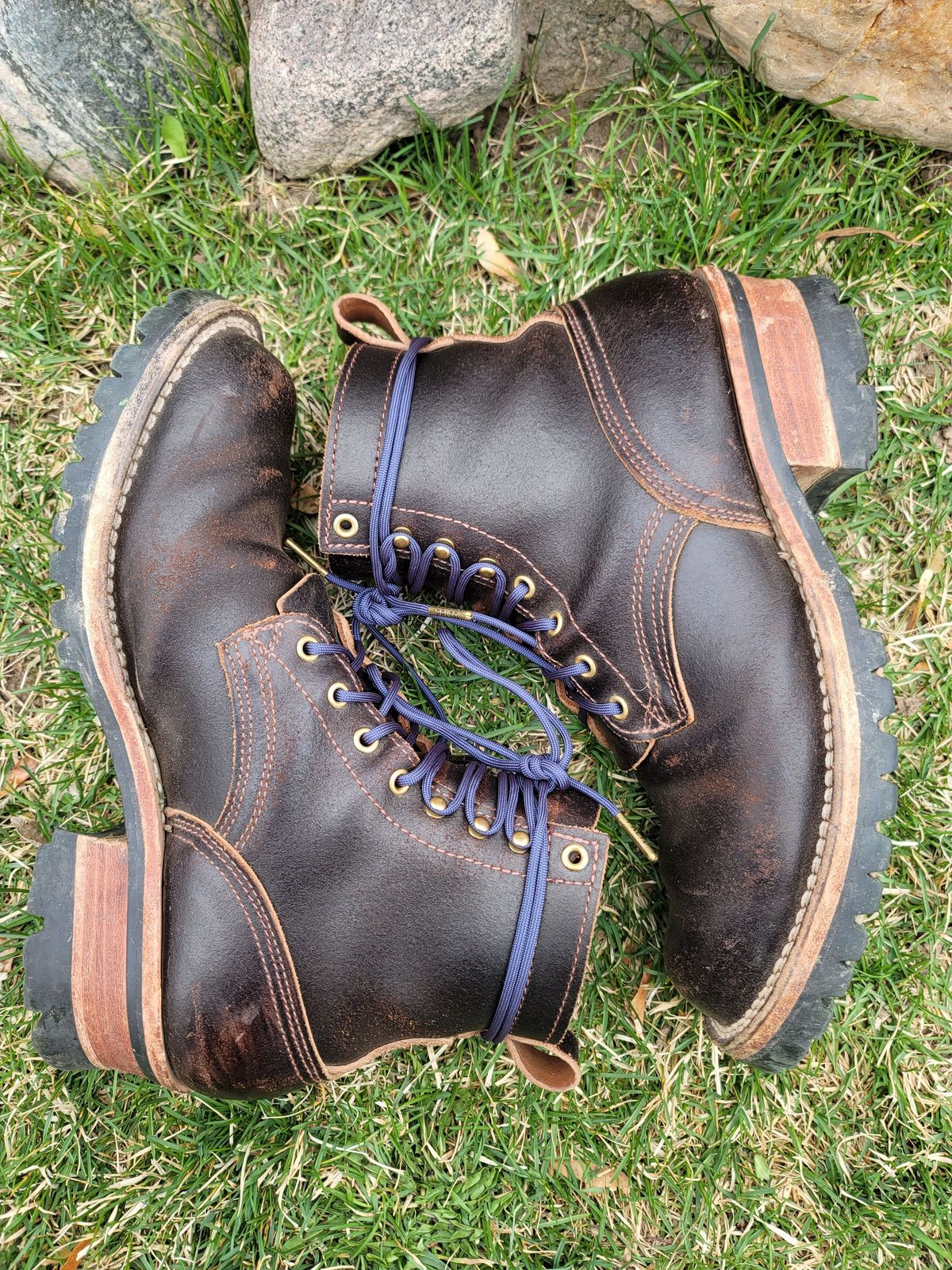 Photo by patinathunderdome on April 4, 2022 of the Nicks Urban Logger in Horween Brown Waxed Flesh.