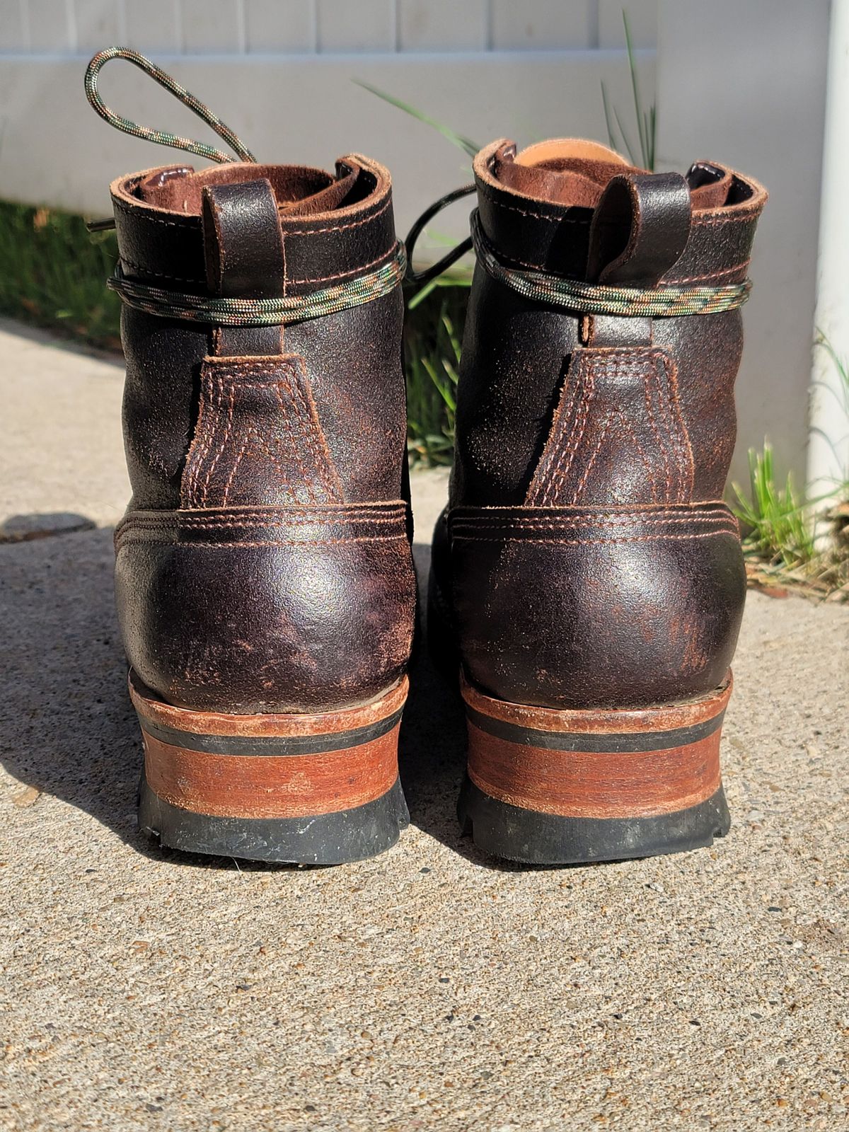 Photo by patinathunderdome on May 3, 2022 of the Nicks Urban Logger in Horween Brown Waxed Flesh.