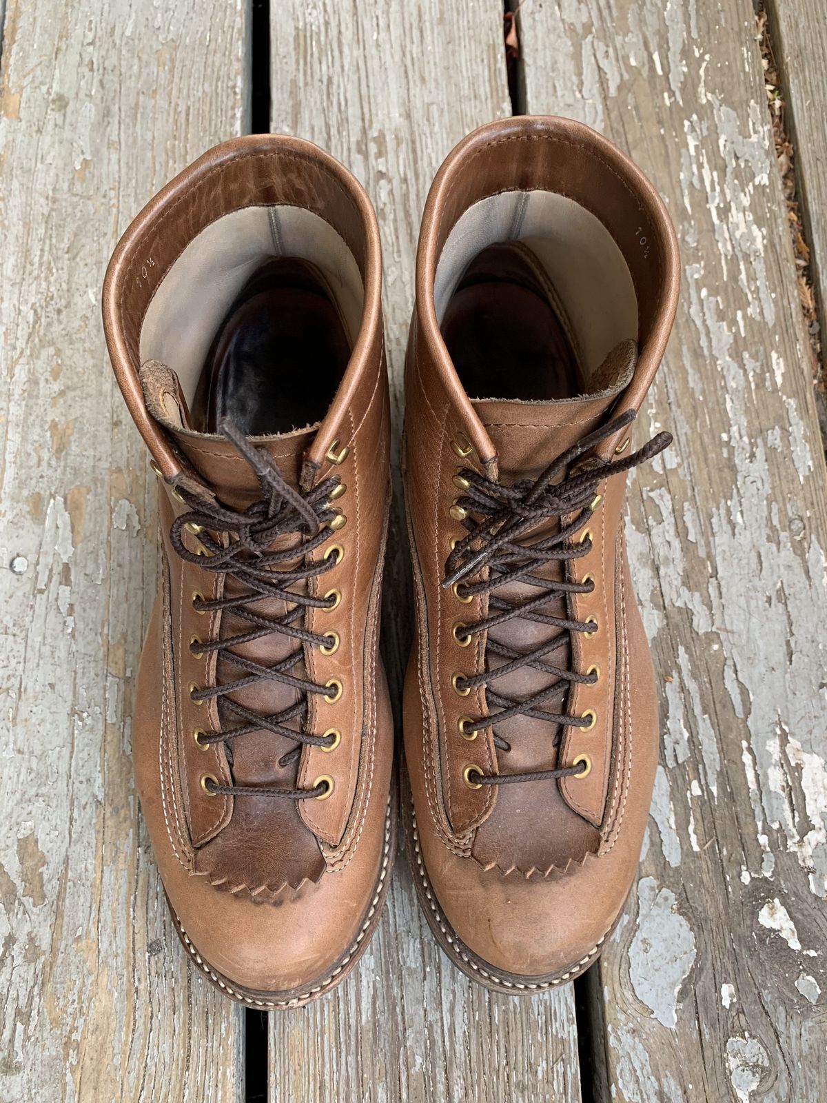 Photo by patinathunderdome on November 2, 2021 of the John Lofgren Donkey Puncher Boots in Horween Natural Bison.