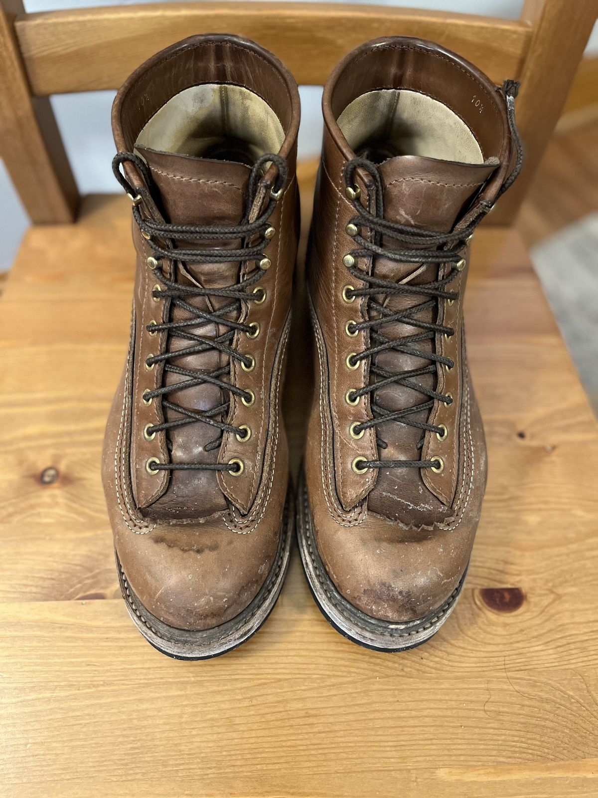 Photo by patinathunderdome on February 3, 2022 of the John Lofgren Donkey Puncher Boots in Horween Natural Bison.