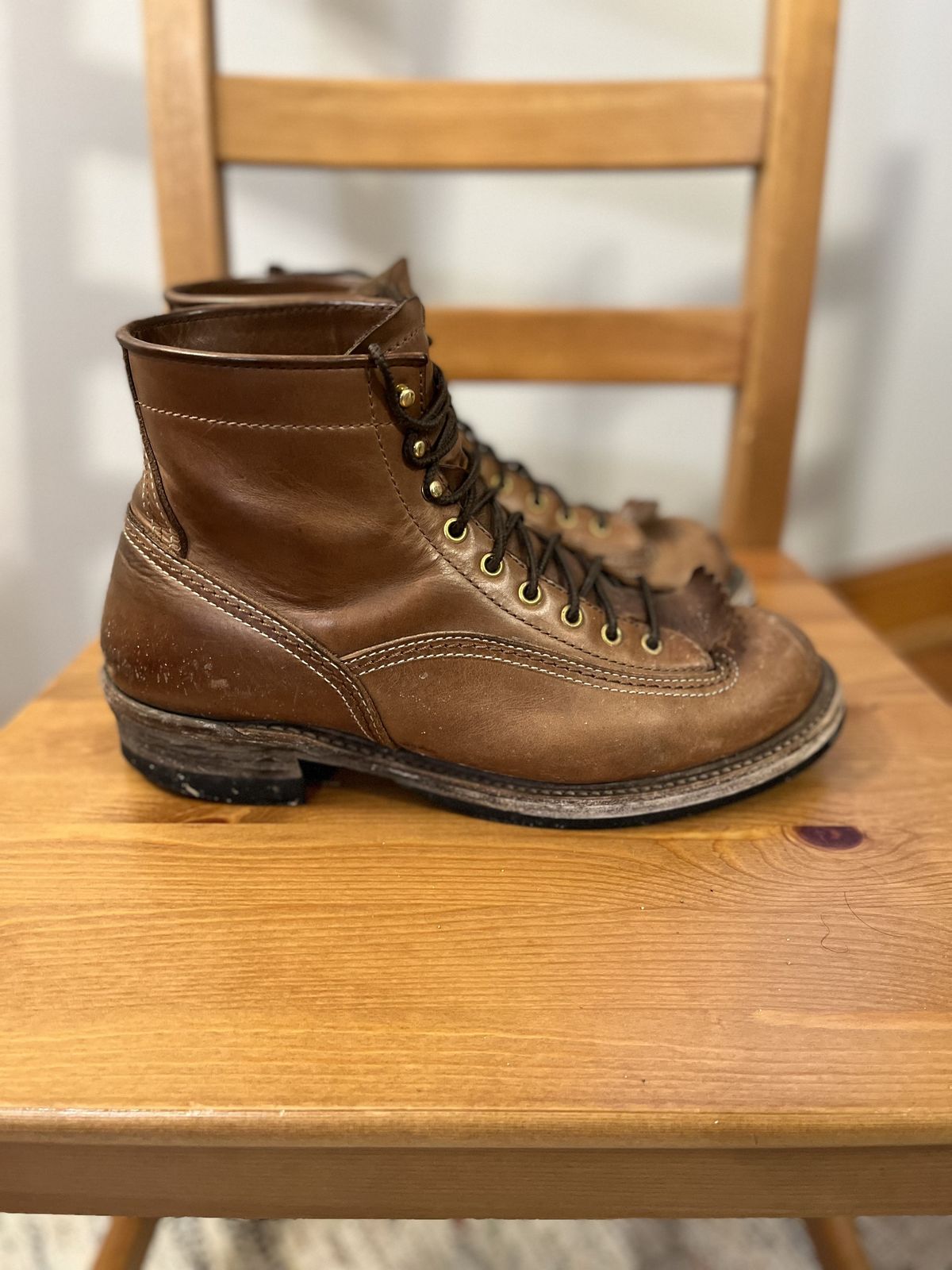 Photo by patinathunderdome on February 3, 2022 of the John Lofgren Donkey Puncher Boots in Horween Natural Bison.