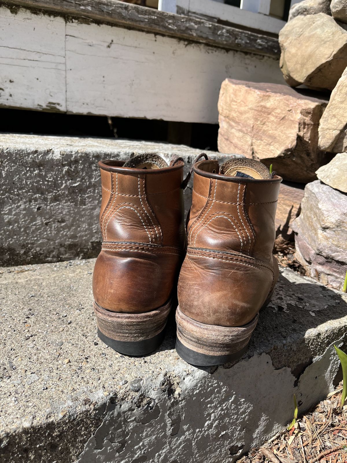 Photo by patinathunderdome on May 2, 2022 of the John Lofgren Donkey Puncher Boots in Horween Natural Bison.