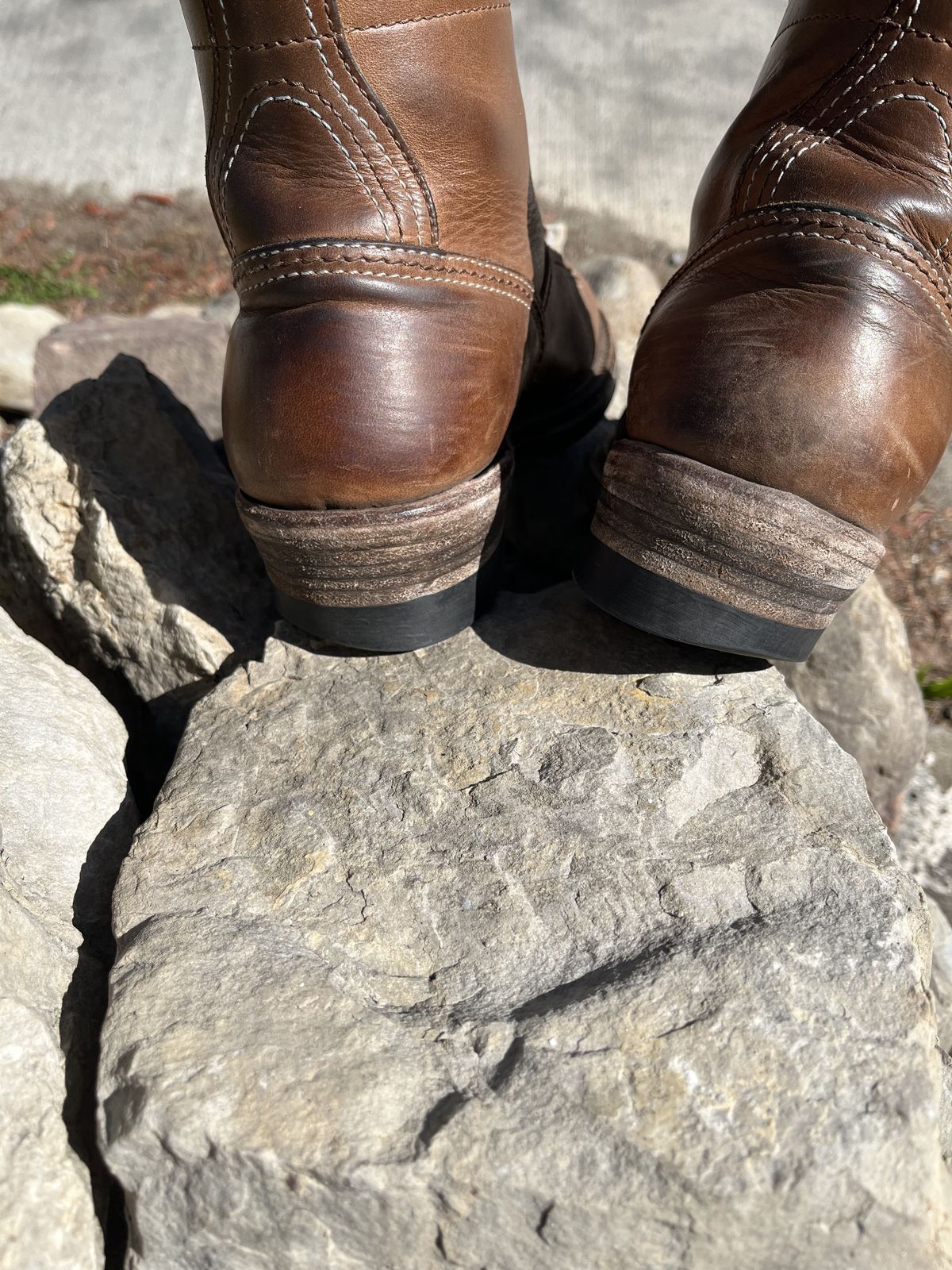 Photo by patinathunderdome on May 2, 2022 of the John Lofgren Donkey Puncher Boots in Horween Natural Bison.