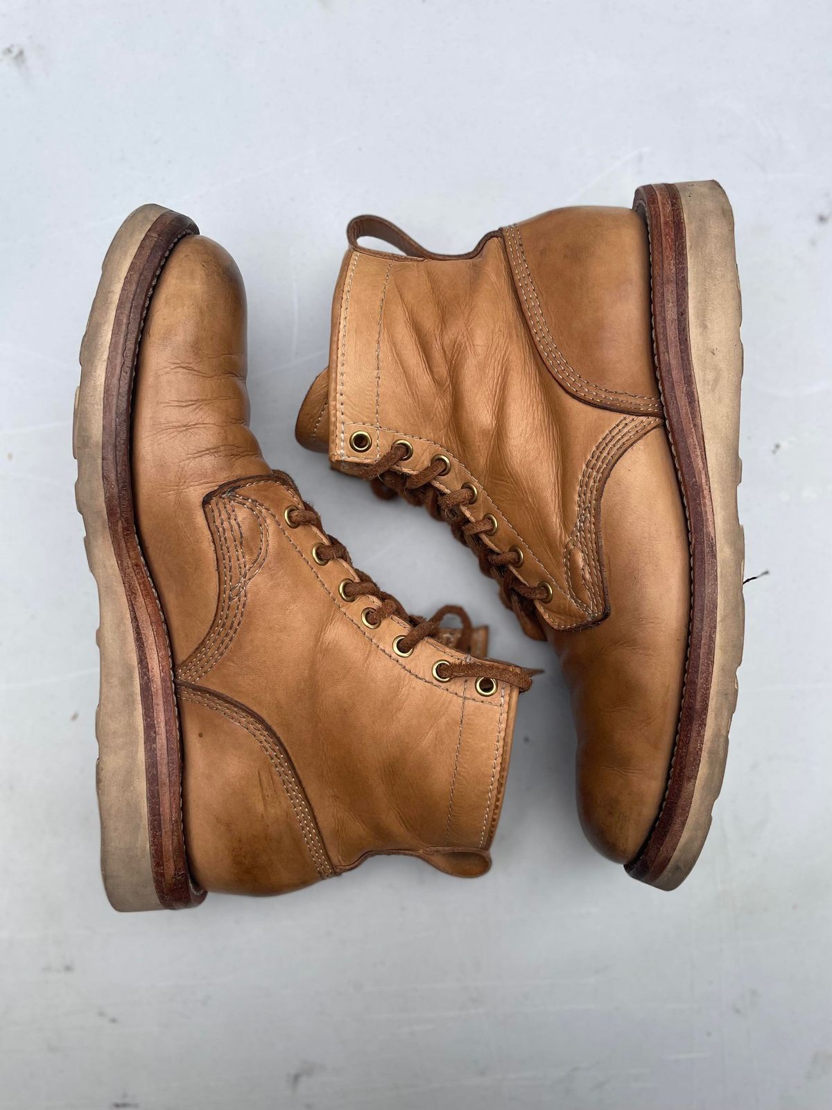 Photo by patinathunderdome on May 6, 2022 of the Self-Made Service Boot in Unknown Natural Veg Tan.