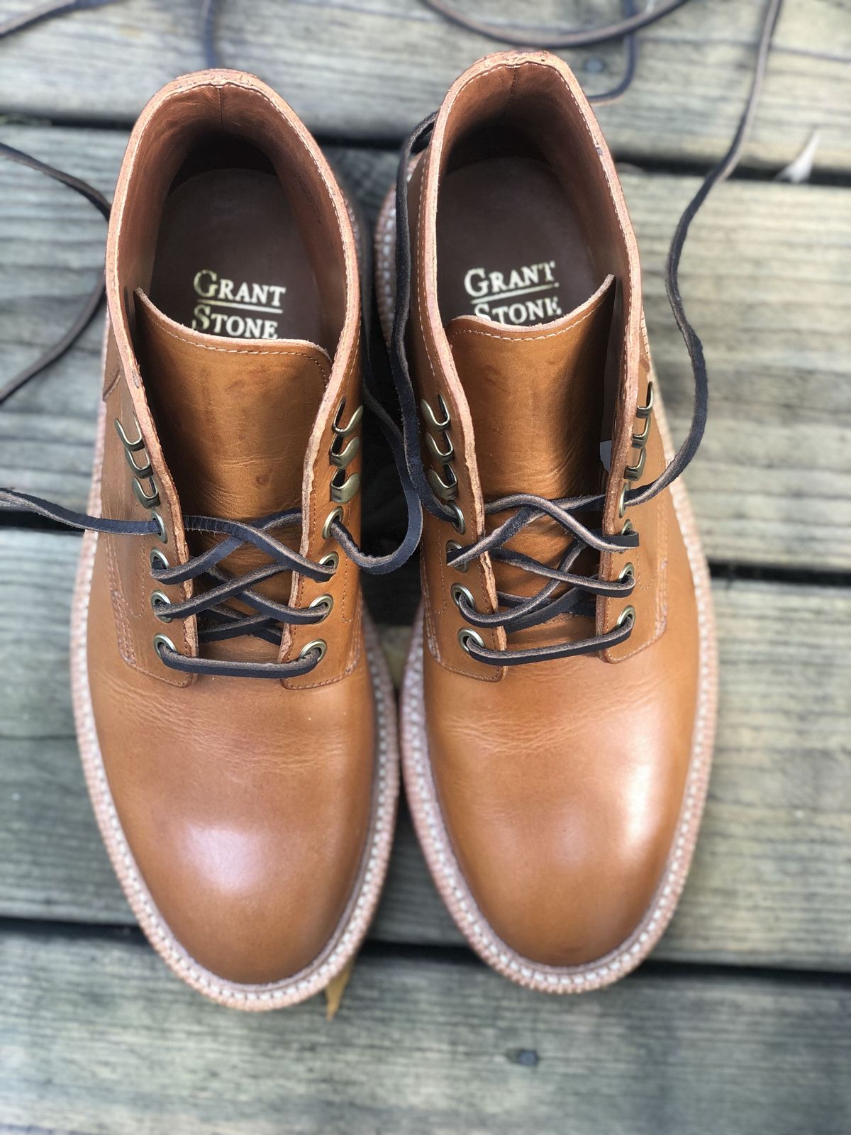 Photo by patinathunderdome on October 1, 2021 of the Grant Stone Diesel Boot in Badalassi Carlo Saddle Tan Minerva.