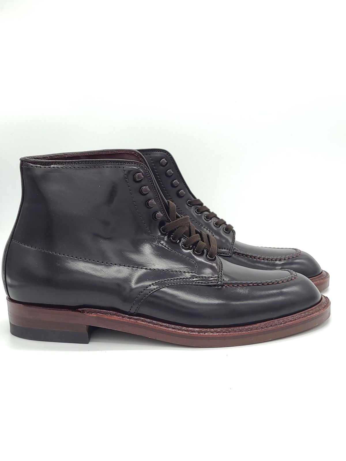 Photo by patinathunderdome on November 5, 2021 of the Alden Indy Boot in Horween Color 8 Shell Cordovan.