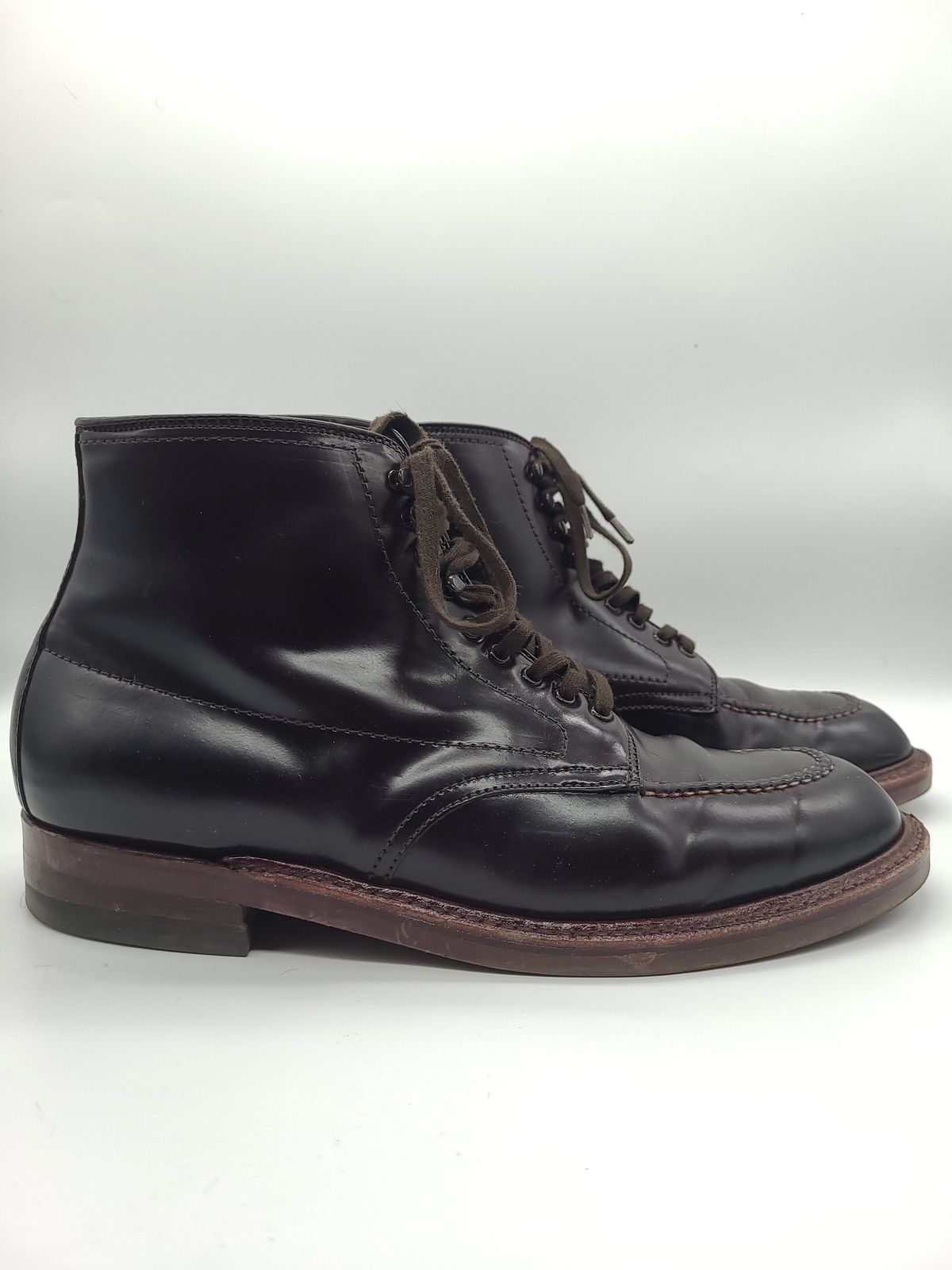 Photo by patinathunderdome on April 6, 2022 of the Alden Indy Boot in Horween Color 8 Shell Cordovan.