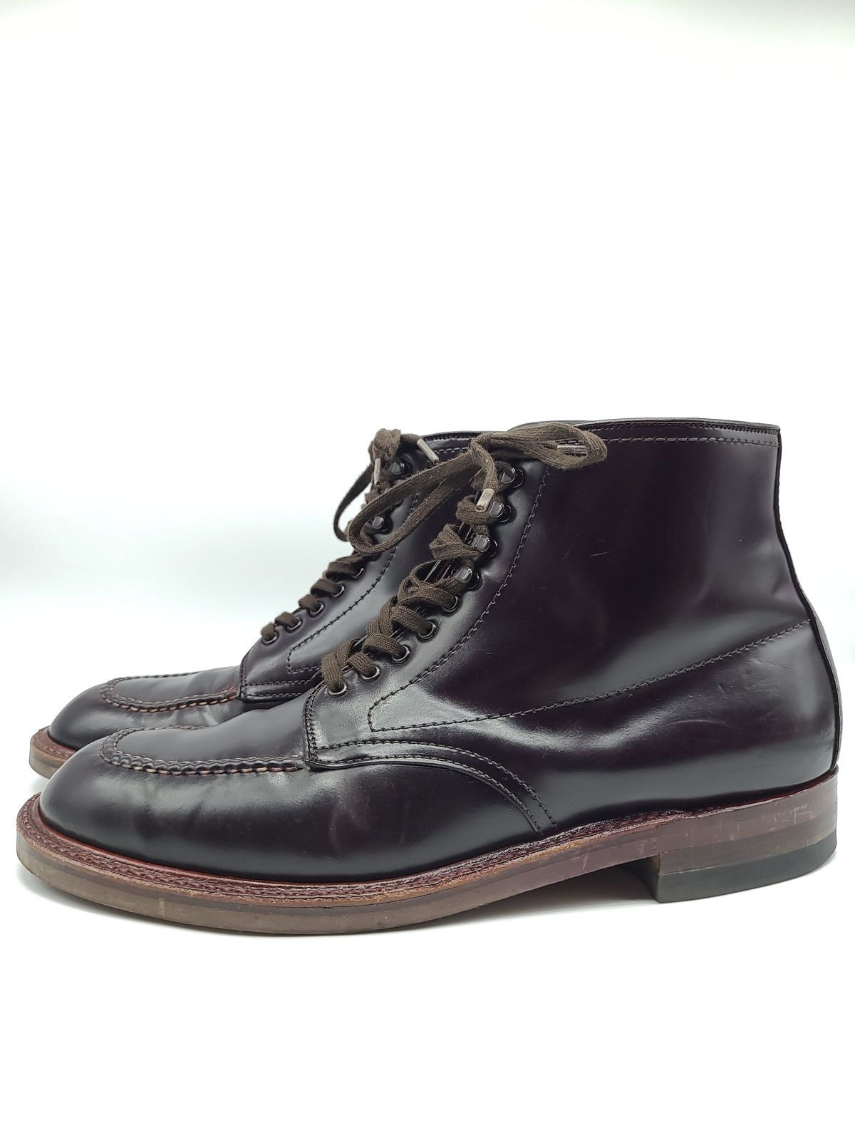 Photo by patinathunderdome on May 6, 2022 of the Alden Indy Boot in Horween Color 8 Shell Cordovan.