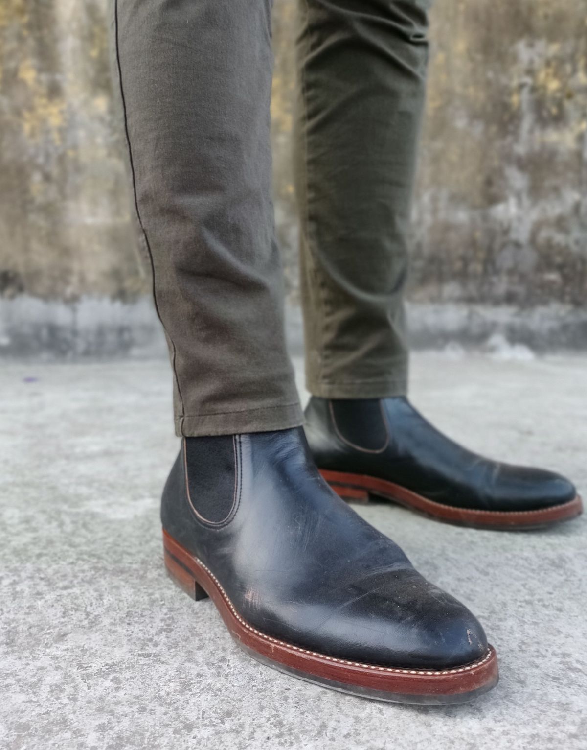 Photo by patinathunderdome on December 4, 2021 of the Benzein The Seventh Chelsea Boot in Shinki Black Latigo Teacore Horsehide.