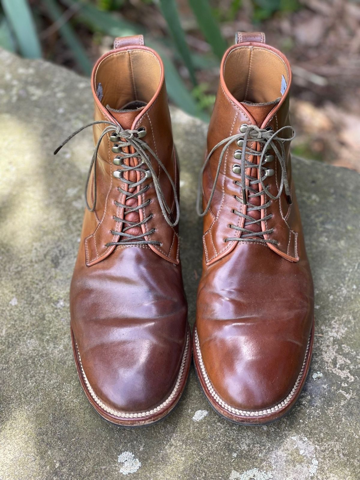 Photo by patinathunderdome on May 6, 2022 of the Viberg Country Boot in Horween Bourbon Shell Cordovan.