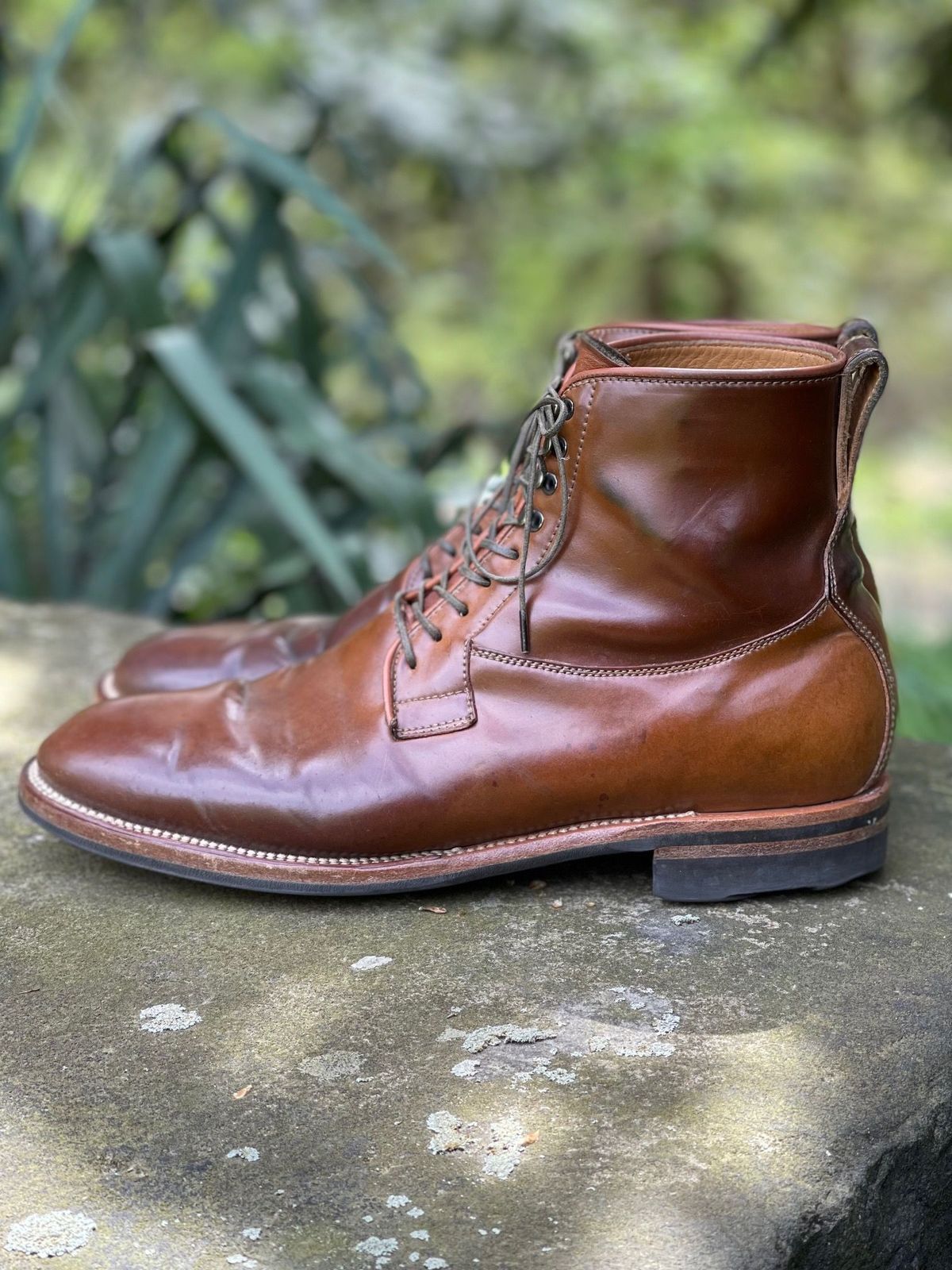 Photo by patinathunderdome on May 6, 2022 of the Viberg Country Boot in Horween Bourbon Shell Cordovan.