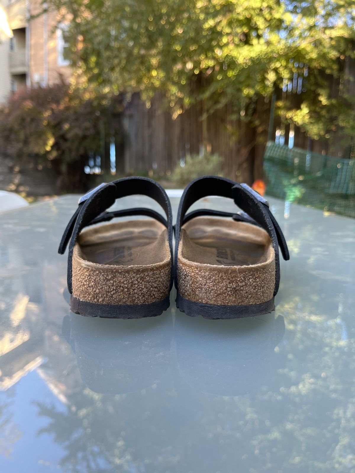 Photo by patinathunderdome on November 6, 2021 of the Birkenstock Arizona in Black Oiled Leather.