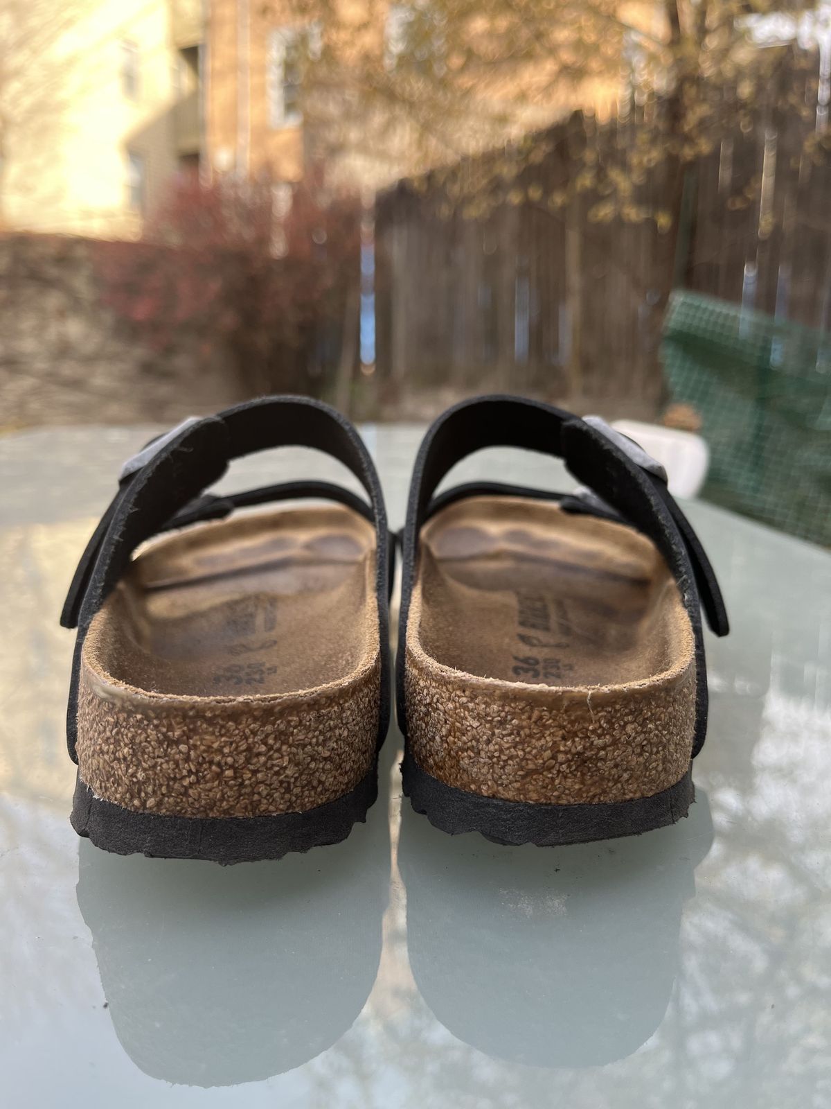 Photo by patinathunderdome on December 5, 2021 of the Birkenstock Arizona in Black Oiled Leather.