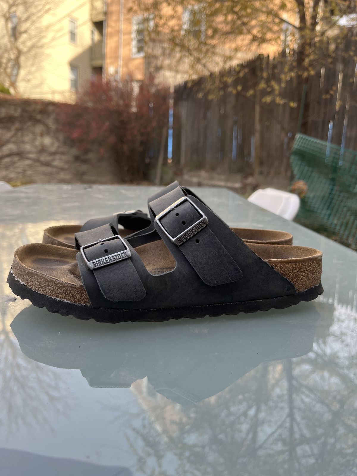 Photo by patinathunderdome on December 5, 2021 of the Birkenstock Arizona in Black Oiled Leather.