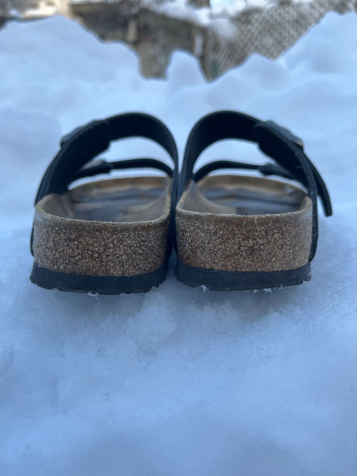 Photo by patinathunderdome on February 1, 2022 of the Birkenstock Arizona in Black Oiled Leather.