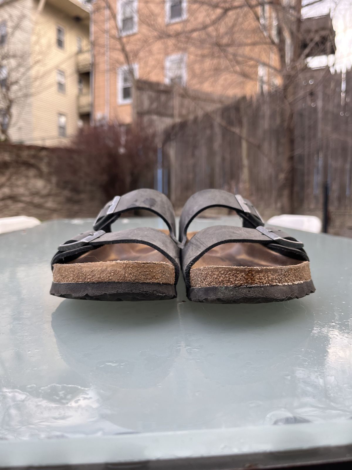 Photo by patinathunderdome on April 4, 2022 of the Birkenstock Arizona in Black Oiled Leather.