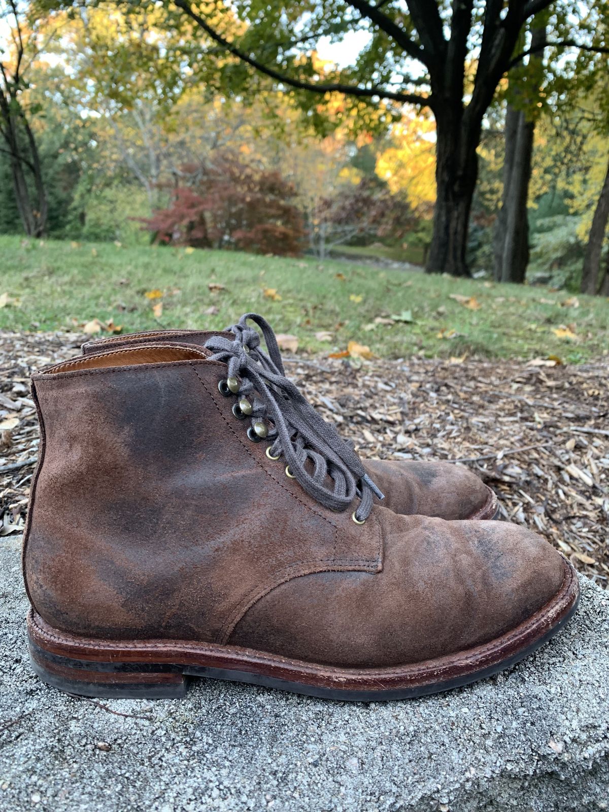 Photo by patinathunderdome on November 1, 2021 of the Grant Stone Edward Boot in C.F. Stead Tobacco Waxy Commander Suede.