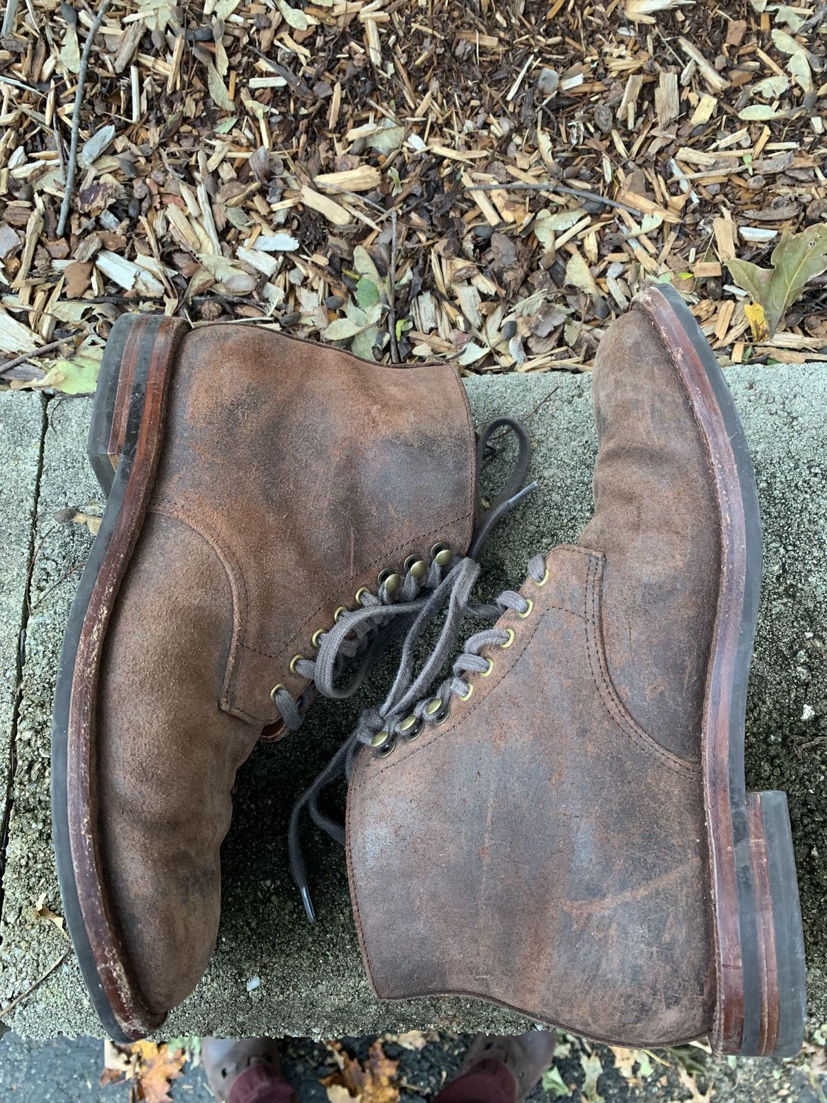Photo by patinathunderdome on November 1, 2021 of the Grant Stone Edward Boot in C.F. Stead Tobacco Waxy Commander Suede.