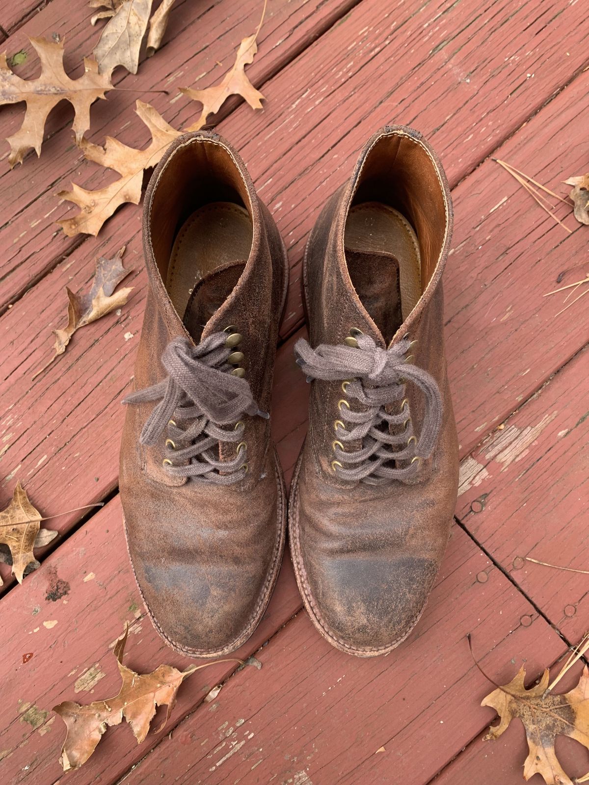 Photo by patinathunderdome on December 4, 2021 of the Grant Stone Edward Boot in C.F. Stead Tobacco Waxy Commander Suede.