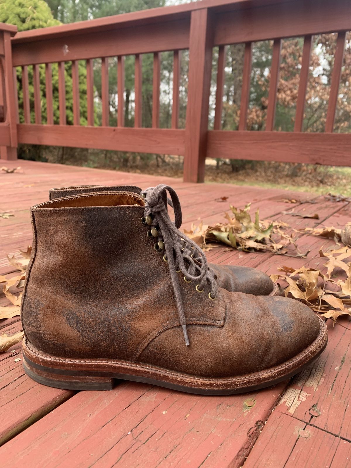 Photo by patinathunderdome on December 4, 2021 of the Grant Stone Edward Boot in C.F. Stead Tobacco Waxy Commander Suede.