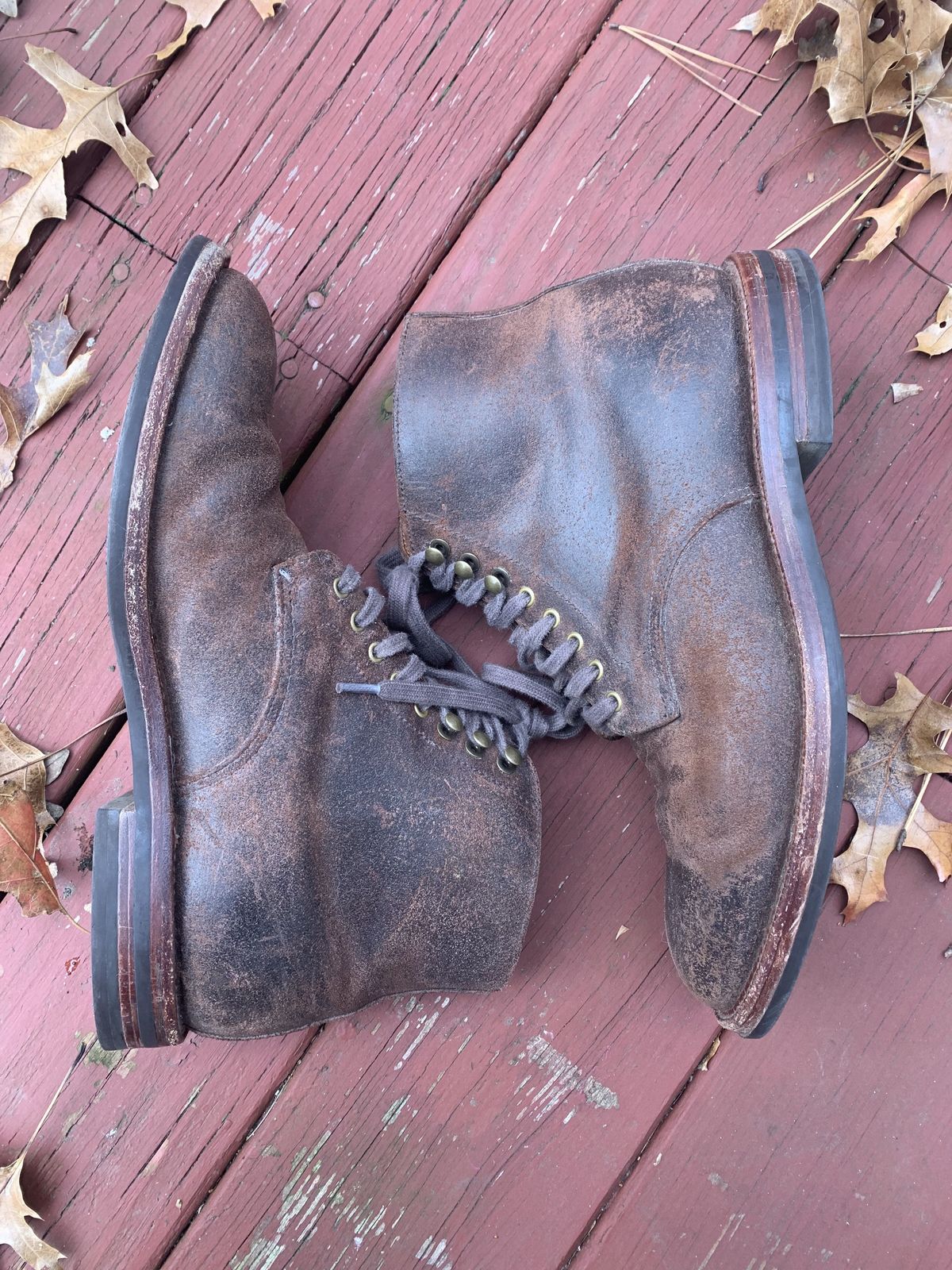 Photo by patinathunderdome on December 4, 2021 of the Grant Stone Edward Boot in C.F. Stead Tobacco Waxy Commander Suede.