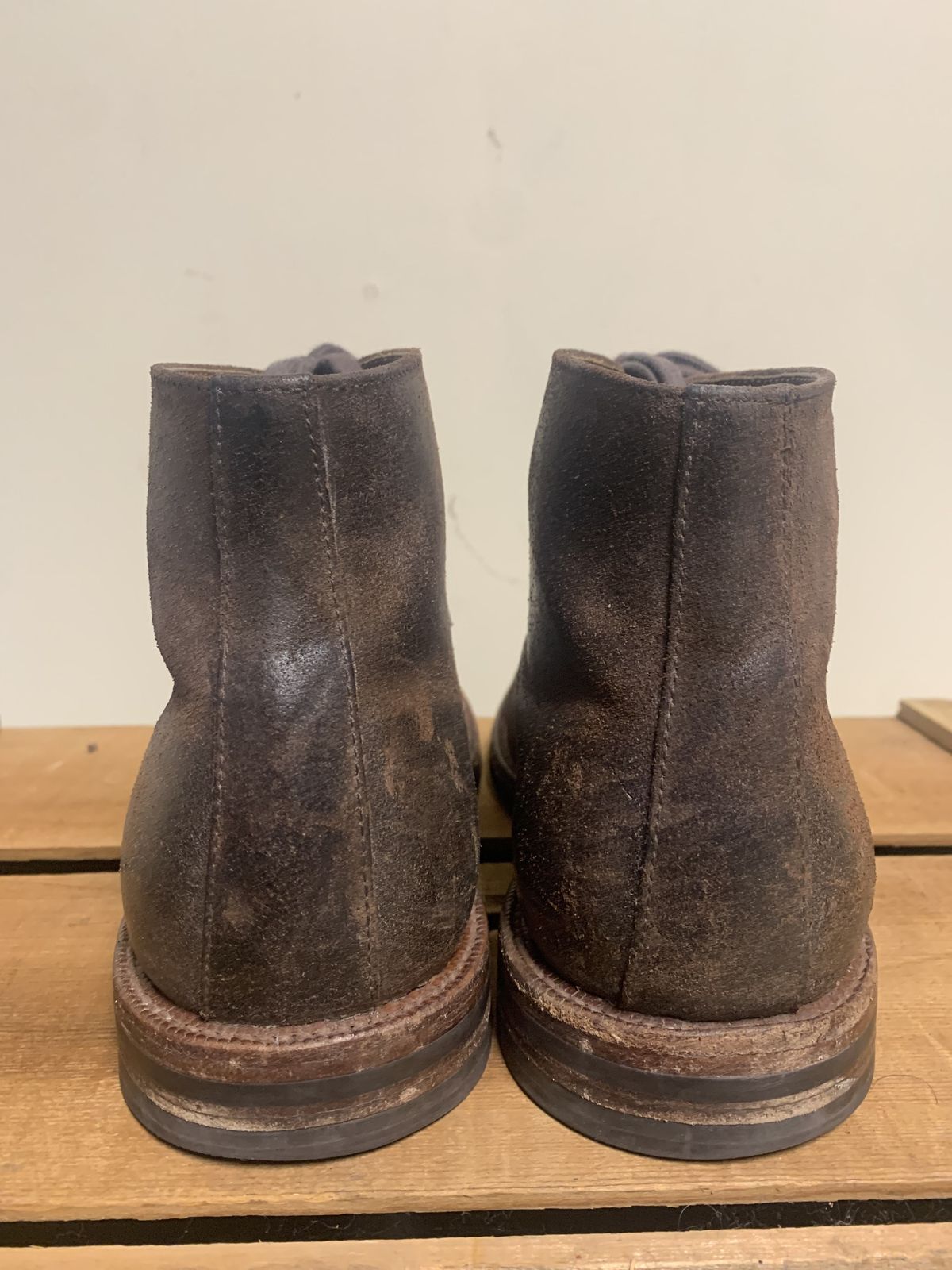 Photo by patinathunderdome on January 5, 2022 of the Grant Stone Edward Boot in C.F. Stead Tobacco Waxy Commander Suede.