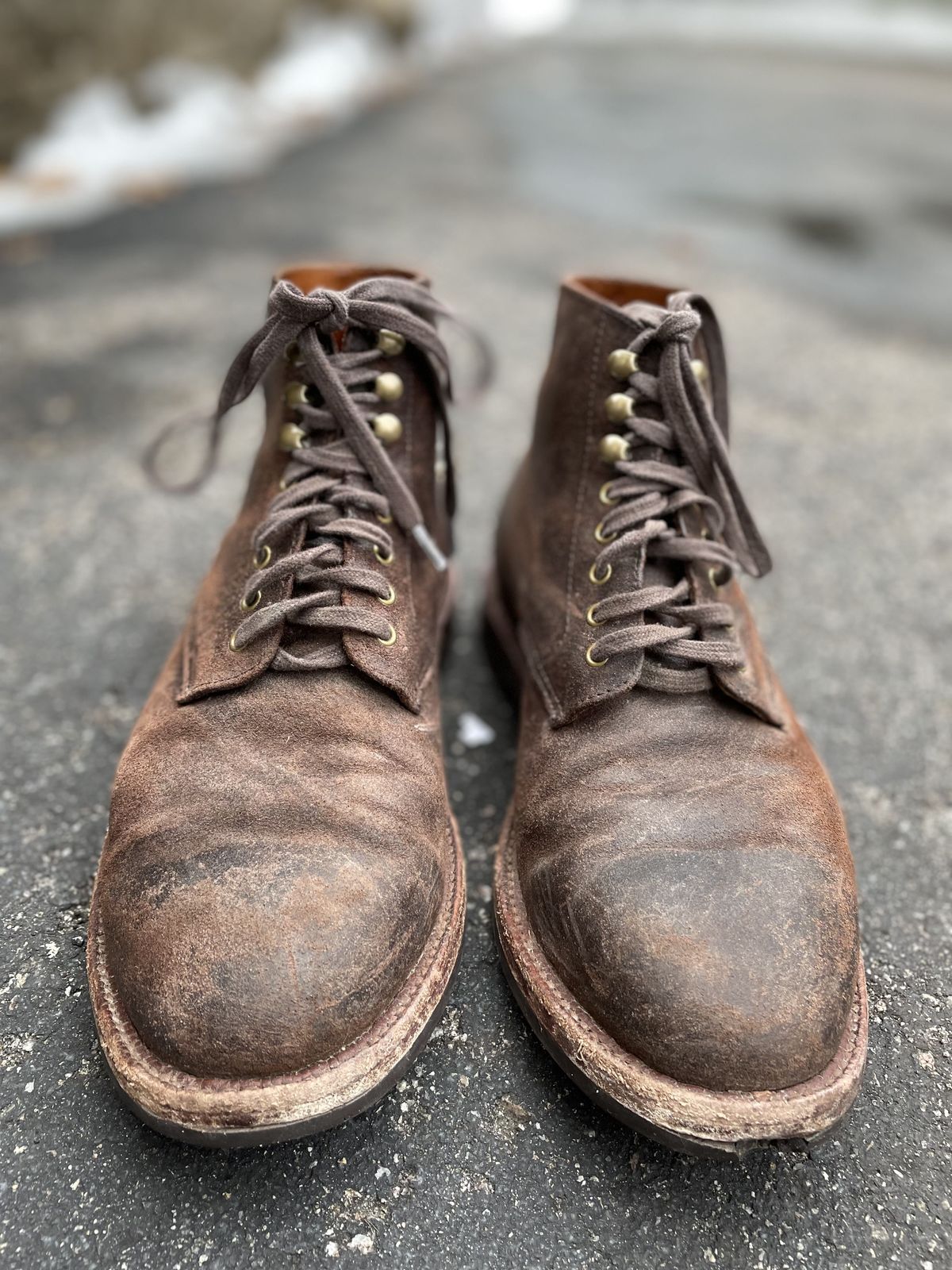 Photo by patinathunderdome on February 2, 2022 of the Grant Stone Edward Boot in C.F. Stead Tobacco Waxy Commander Suede.